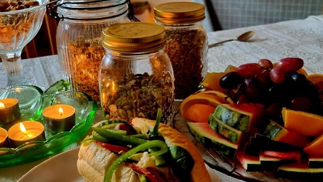 Boka Frukost yoga på Norimi Hälsa