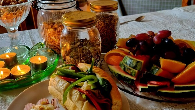 Boka Frukost yoga på Norimi Hälsa