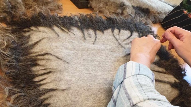 Boka Tova din egen dyna – workshop med svensk allmogeull