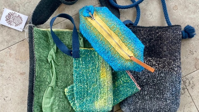 Boka Ihålig form i ull – skapa en liten väska, necessär eller etui i tovningsteknik