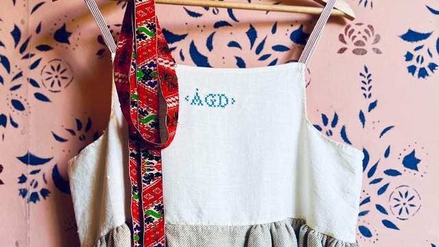 Boka Välkommen på grundkurs i folklig linnesömnad med Lina Odell