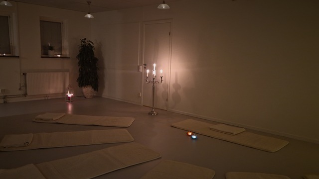 Boka Hatha yoga / Mediyoga eller mix