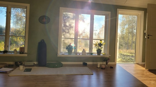 Boka Medveten Magi - Yoga och qigongdag