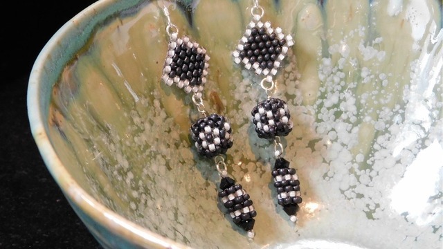 Boka Fokus på Peyote – skapa smycken med japanska glaspärlor med Anna från Tigerguld