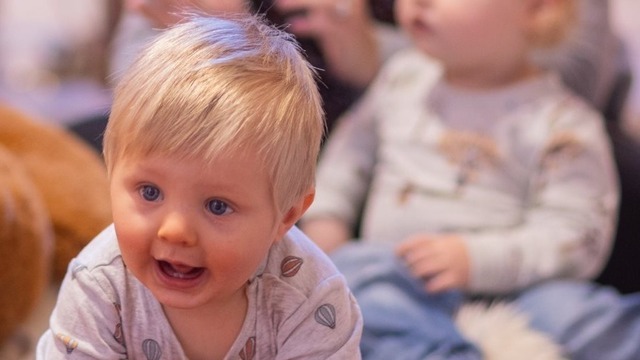 Boka Kom och sjung i Tolg, 0-6 år