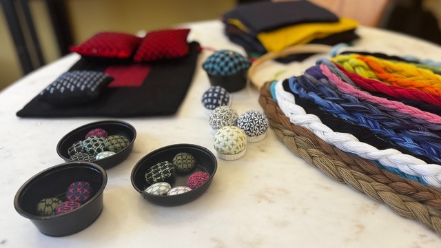 Boka Välkommen till en kurs i den japanska brodertekniken ”Sashiko” med Elise